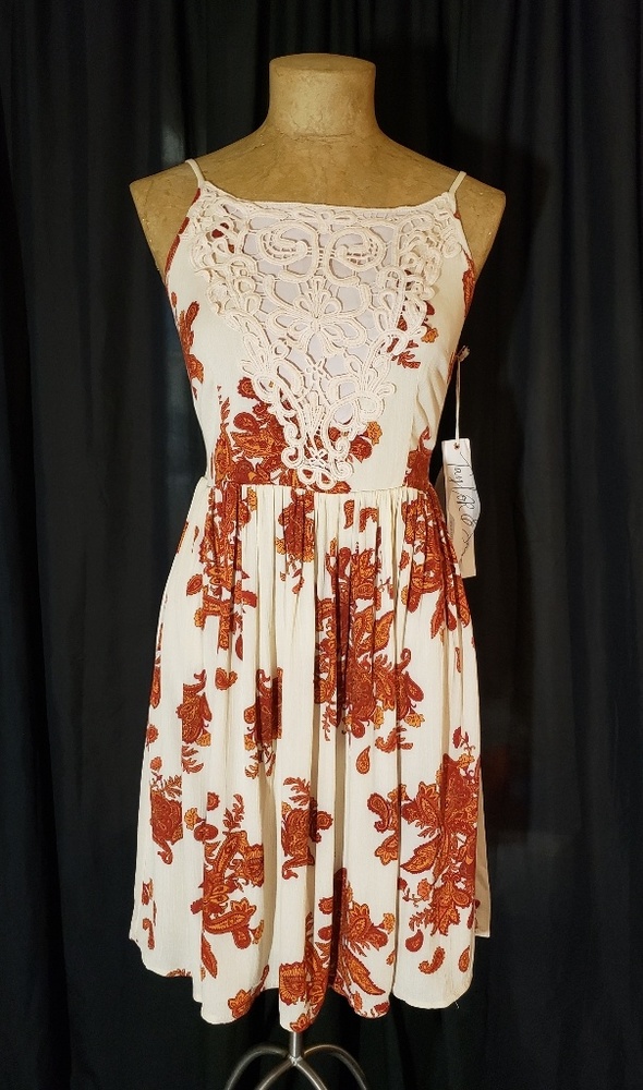 NWT Taylor & Sage Boho Crochet Bust Dress